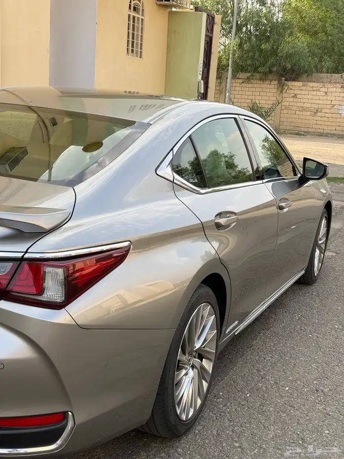 لكزس 2019 ES فل كامل 6