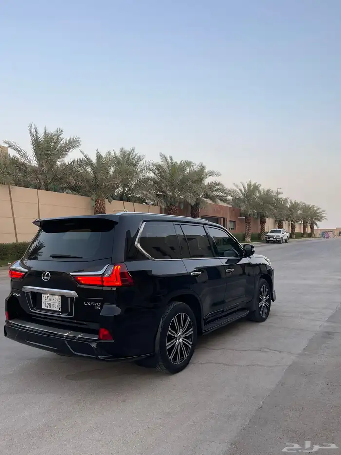 للبيع لكزس LX2018 0
