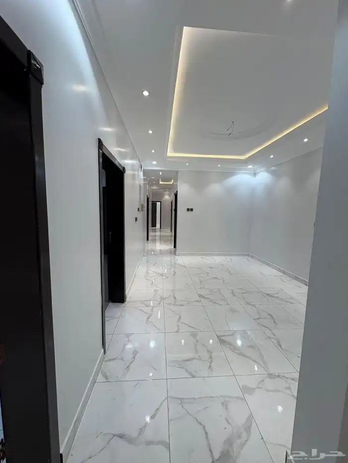 شقة سكنية للإيجار بالقرب من جامع سيد الشهداء التحلية 11
