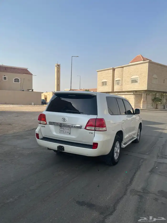 جيب لاندكروزر موديل 2009 نضيف 6
