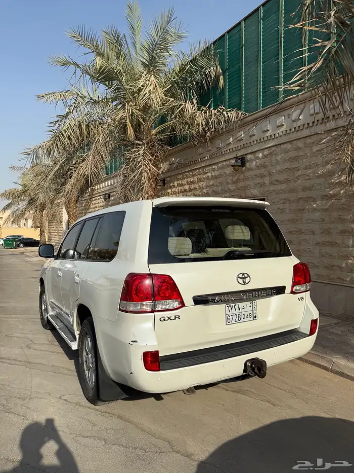 جيب لاند كروزرGXR 2010 نظيف ماشي 370 الف 3