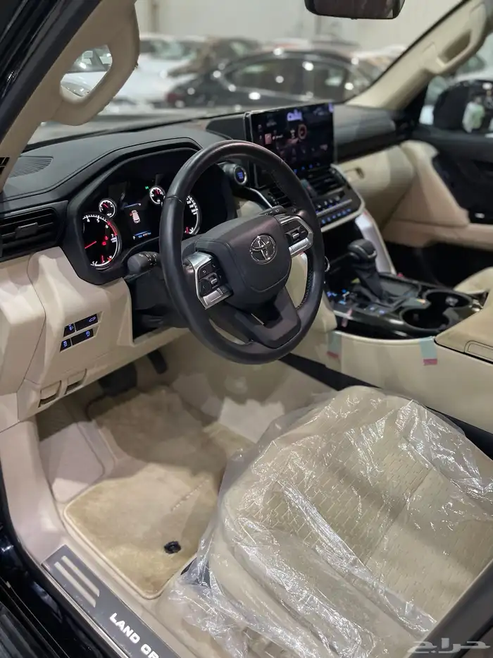جكسار L3 سعودي بنزين 2023 اسود 5