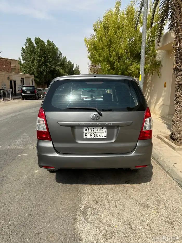 تيوتا انوفا 2015 نظيف جدا ( اول مالك وكالة ) 6