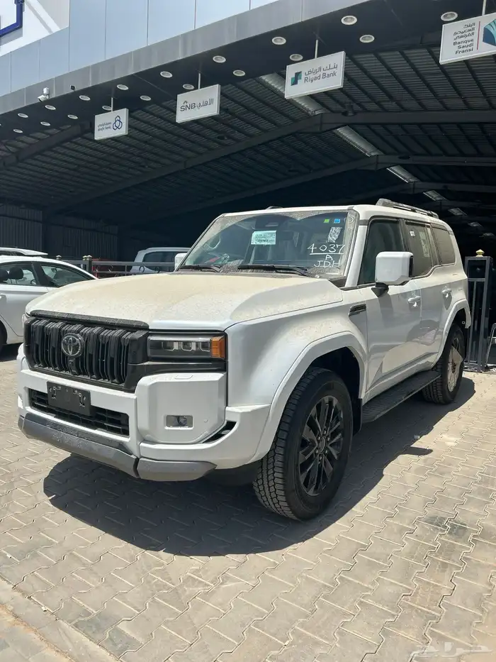 تويوتا  برادو VXL-3 بنزين فل كامل ابيض 286000 شامل الضريبة 2