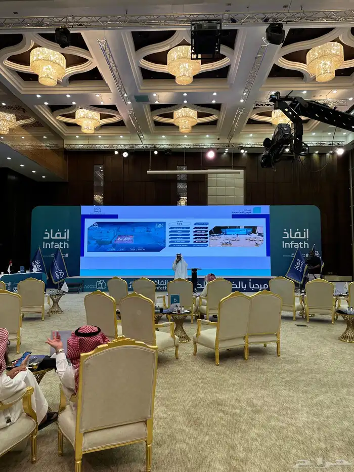 تاجير شاشات واضائات وسستم صوت وخشب 15