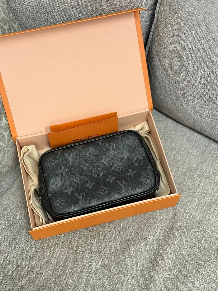 شنطة LV اصلية M46577 1