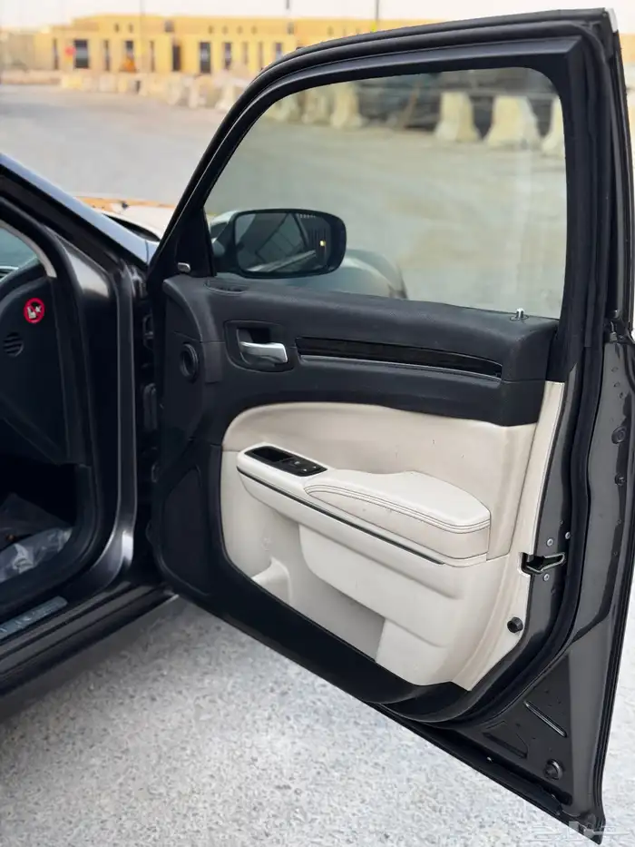 كرايزلر هيمي V8 5.7 موديل 2015 14