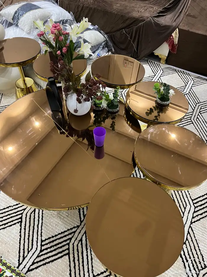 طاوله مع 6 خدمات 0