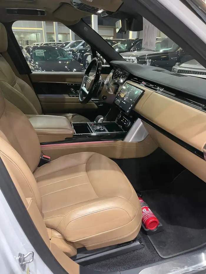 لاند روفر رنج روفر HSE V8 فل اوبشن 2023 9