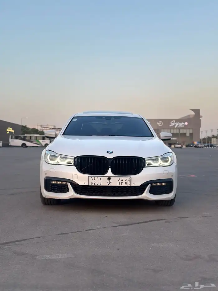 BMW740 ابيض 2016 0