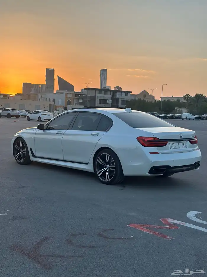 BMW740 ابيض 2016 2