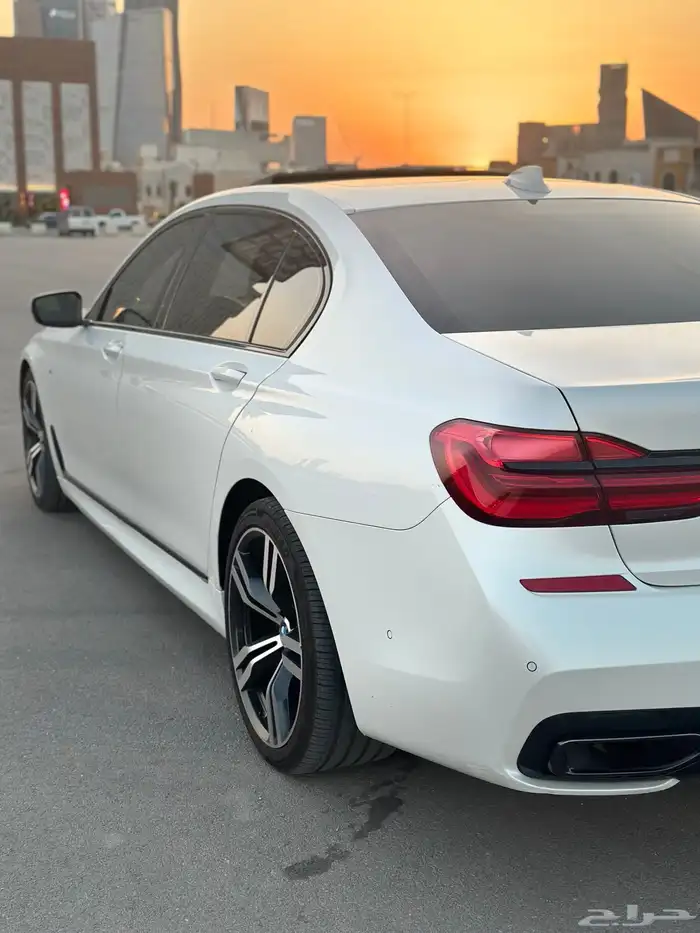 BMW740 ابيض 2016 6