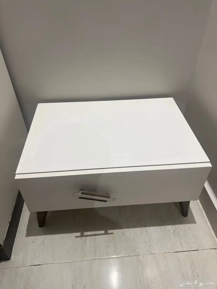 طاولة للبيع 0