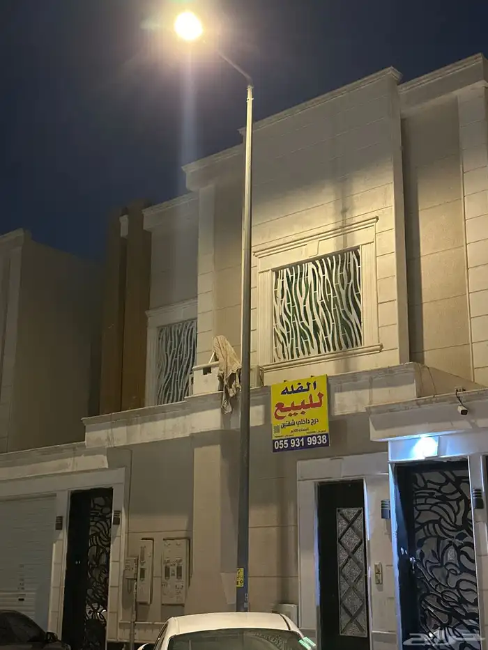 دور درج داخلي مع شقتين حي المونسيه 2