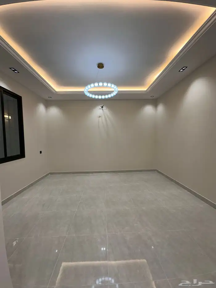 ادوار تمليك ارضي بحوش بالقرب من نادي ضمك وطريق ابها الخميس 12