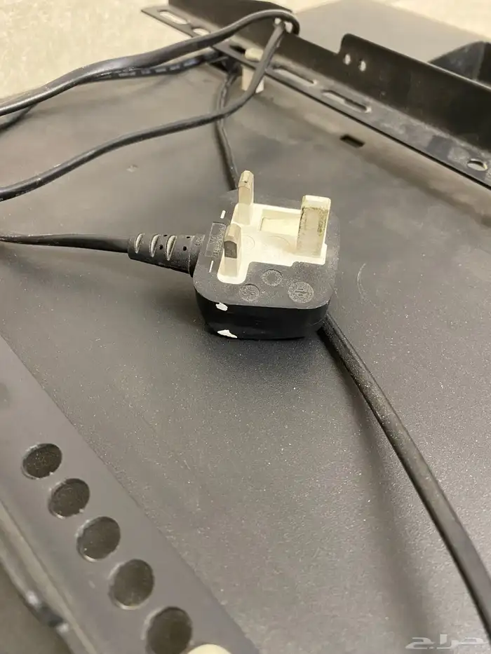 للبيع شاشتين سوني اصلية الاولى 32 بوصه LCD والثانية 40 بوصه 6