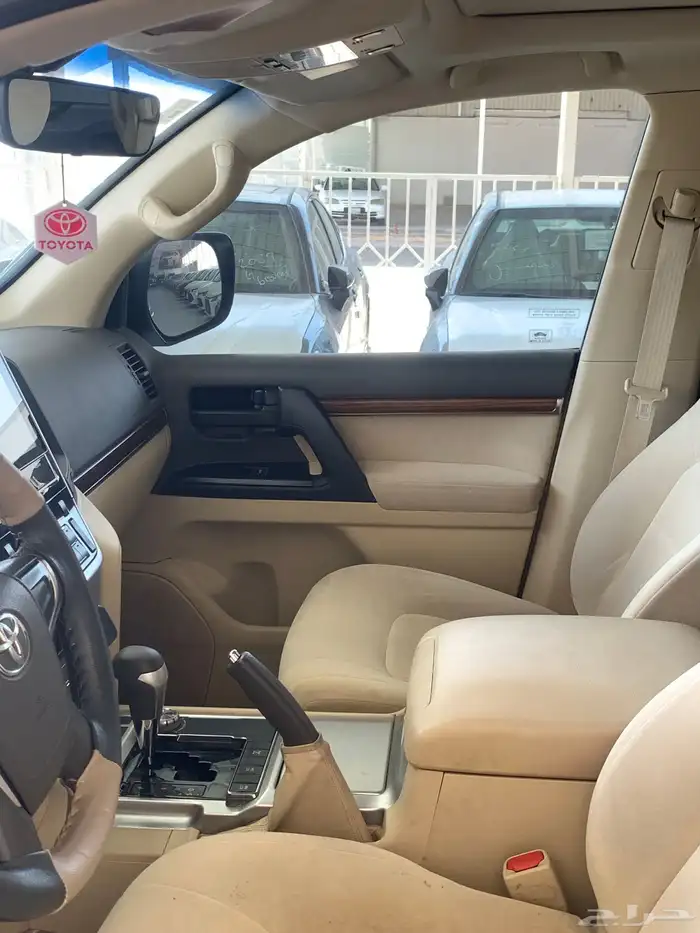 تويوتا لاندكروزر جي اكس ار فل كامل 8v ممشى قليل 5