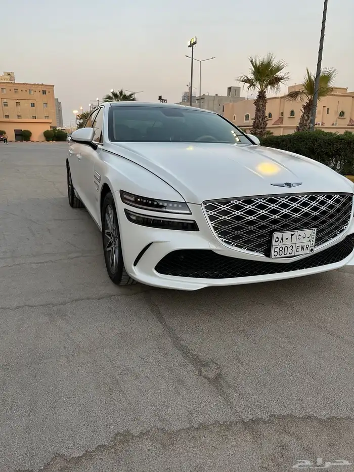 جينيسس موديل 2025 سعودي باللون الابيض المطفي الملكي 7