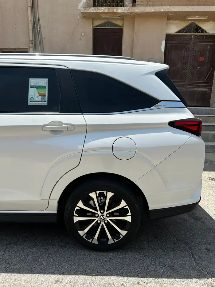 Toyota veloz 2024 9