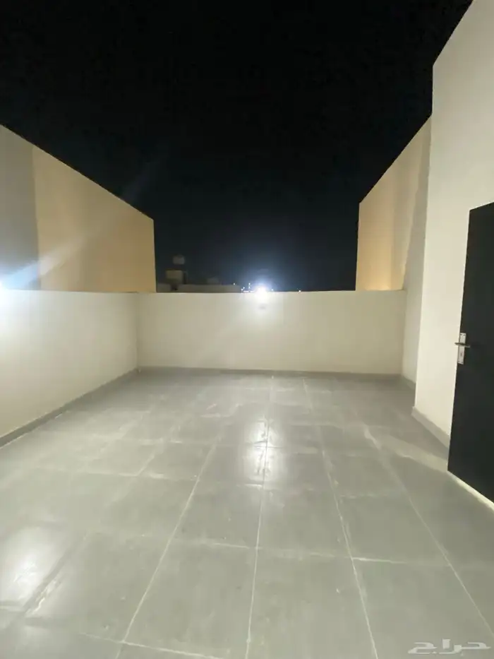 للبيع فيلا روف مع ملحق تشطيب فاخر 9غرف بالمحاله من 820 الف 34