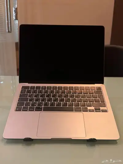 ماك بوك اير - m2 - 256 gb - استخدام اقل من سنه - بطارية 90 index