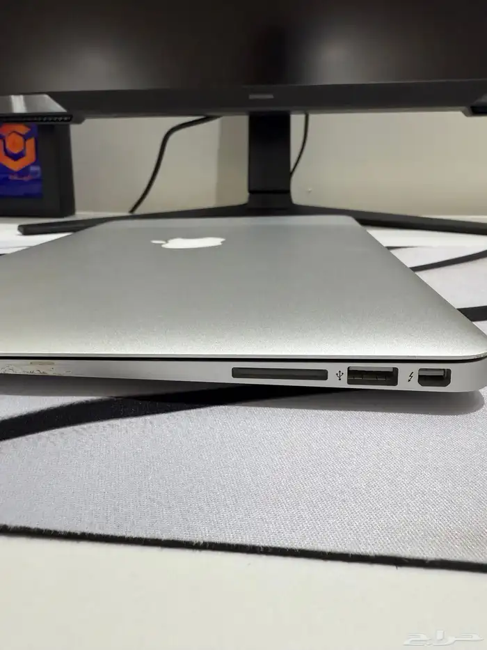 جهاز ماك بوك اير شبه جديد ( MacBook Air 2017 ) 6