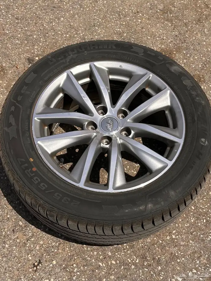 جنوط انفنتي q50 نظيفه بكفراتها 2