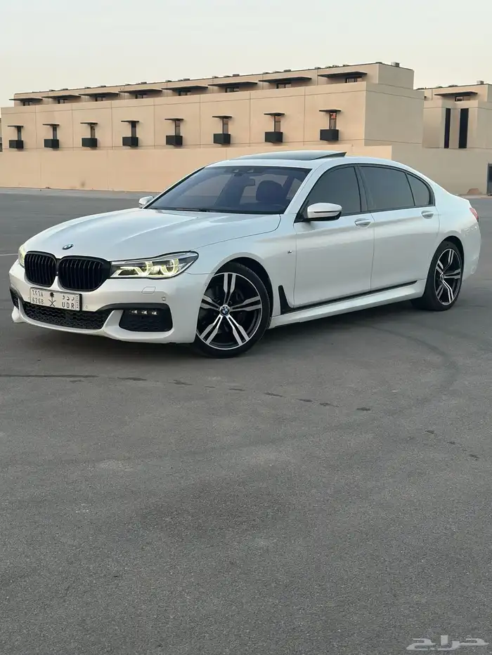 BMW740 ابيض 2016 20