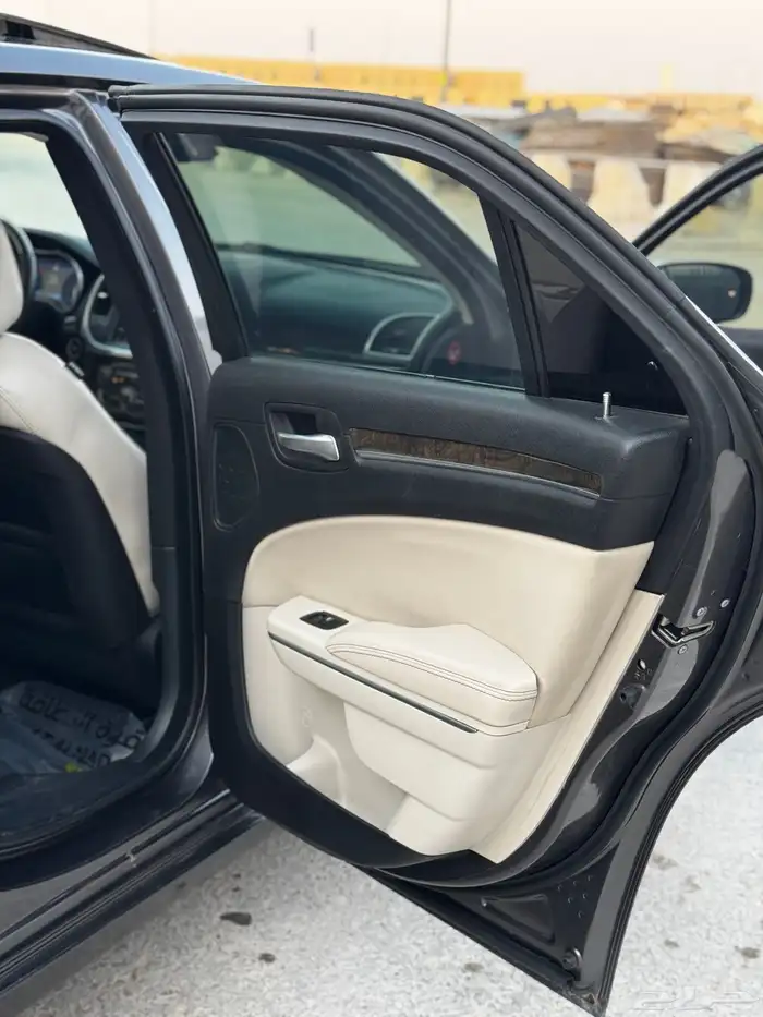 كرايزلر هيمي V8 5.7 موديل 2015 13