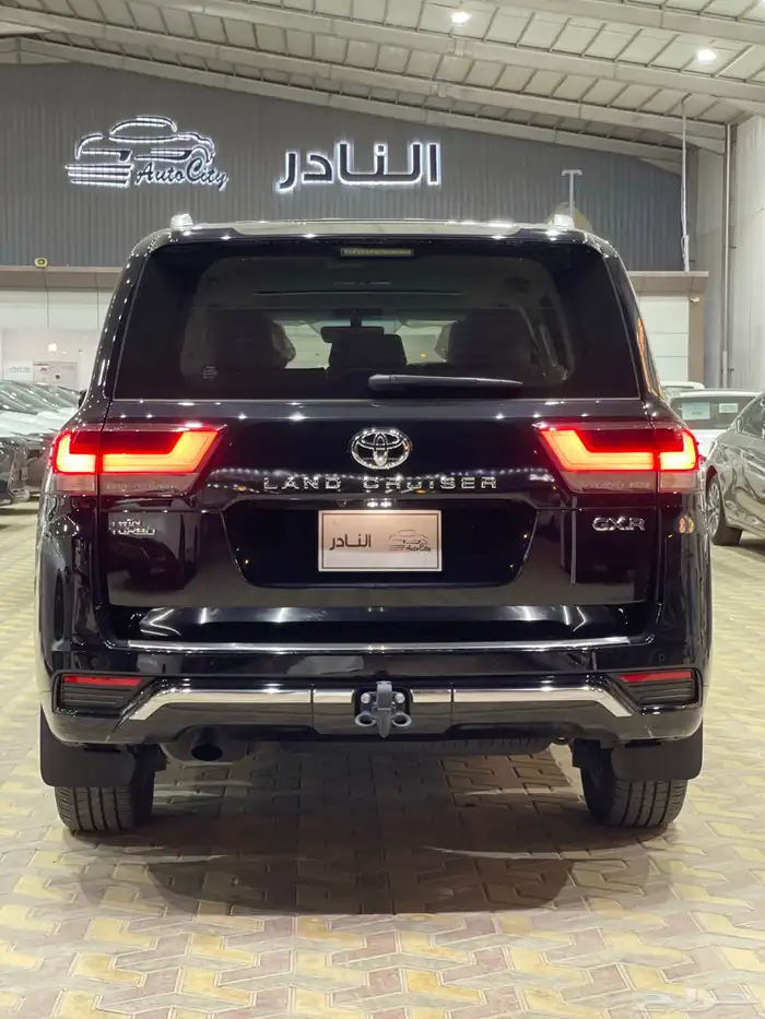 جكسار L3 سعودي بنزين 2023 اسود 4