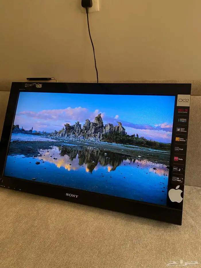 للبيع شاشتين سوني اصلية الاولى 32 بوصه LCD والثانية 40 بوصه 7