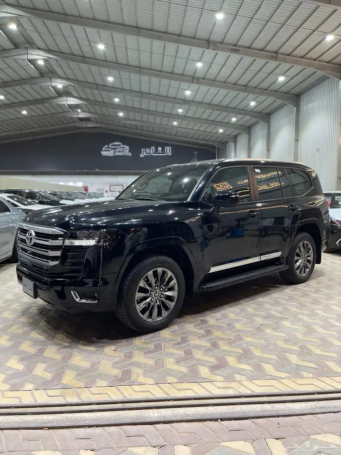 جكسار L3 سعودي بنزين 2023 اسود 1
