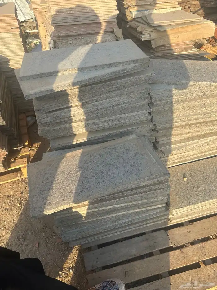 بلاط تقريبا 2 طبليه للبيع 0