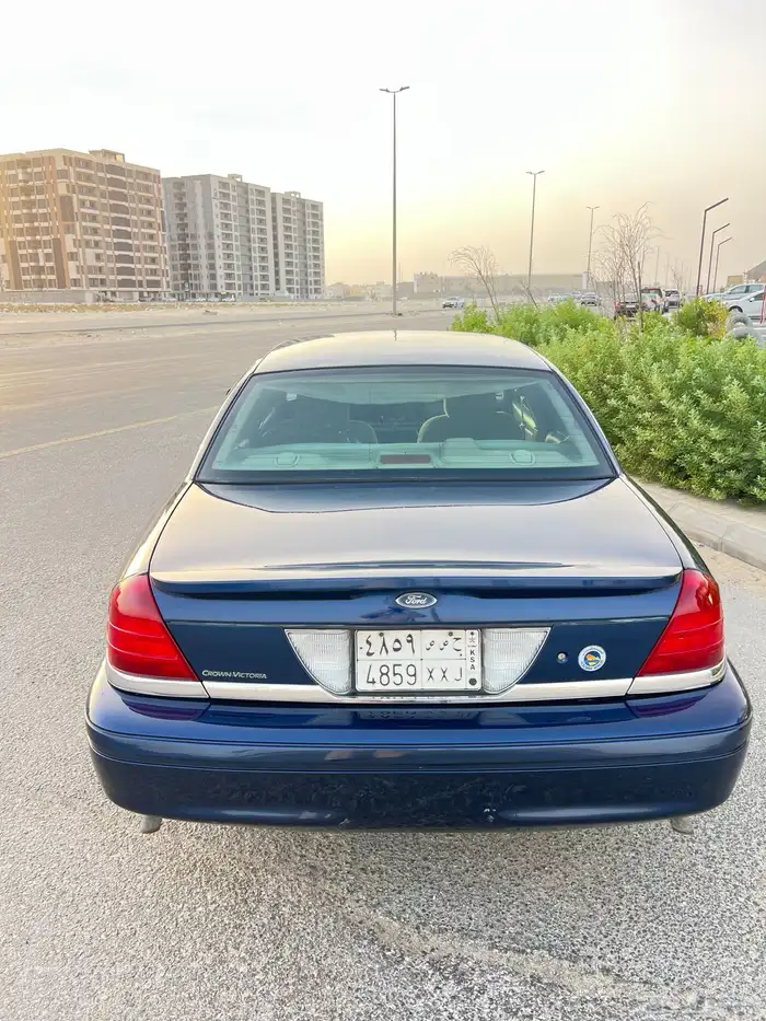فورد كراون فكتورياء 2006 9