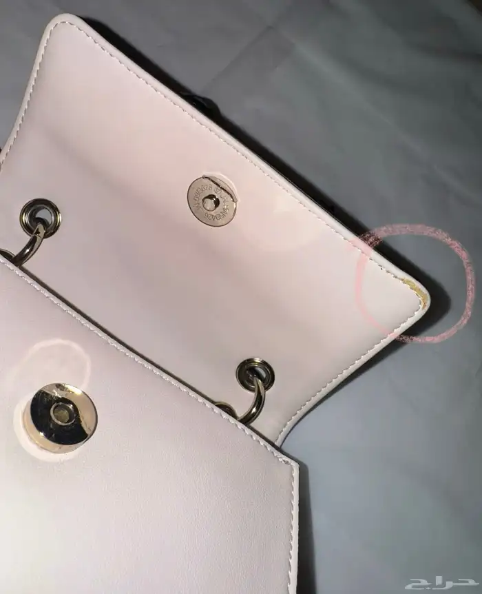 شنطة صغيرة ماركة جيس guess أصلية 5