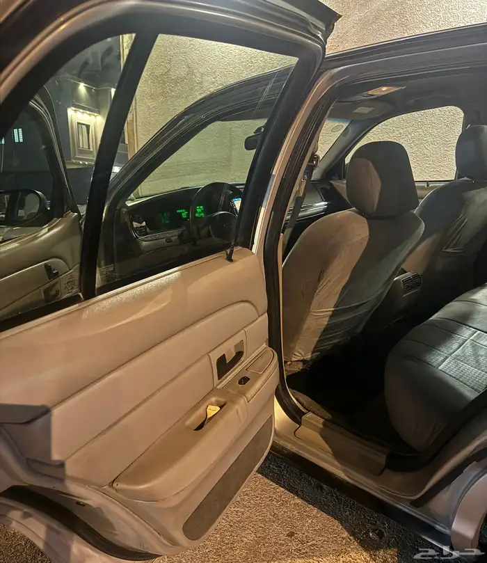 فورد فكتوريا مرشوش كامل 30