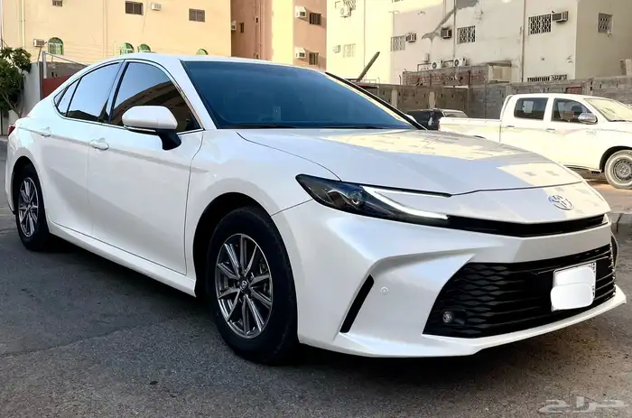 كامري E بنزين 2025 وكالة شرط 0