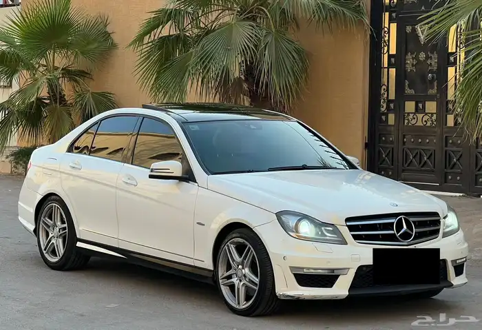 مرسيدس C300 2012 (بحالة ممتازة) 2
