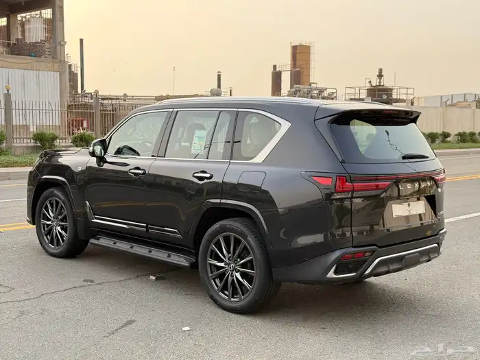 جيب لكزس LX600 2023 F - سعودي 4