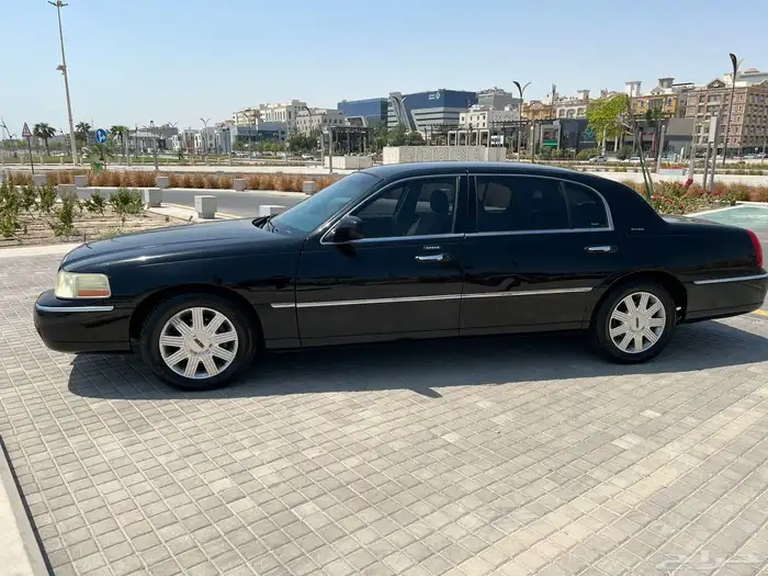 لينكون تاون كار (Executive L) 2003 1