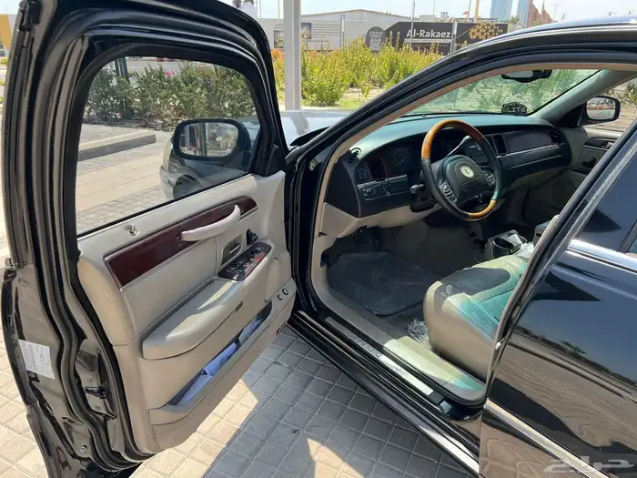 لينكون تاون كار (Executive L) 2003 9