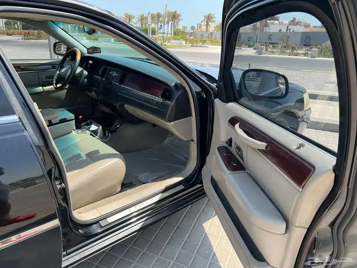 لينكون تاون كار (Executive L) 2003 11