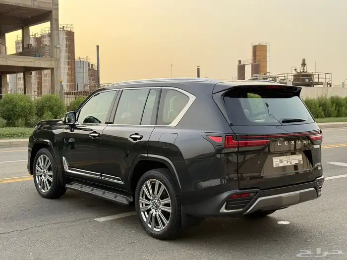 جيب لكزس LX600 VIP 2022 - سعودي ضمان وصيانه مجانيه 4