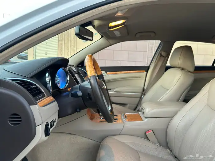 كرايزلر C300 مديل 2013 هيمي 8