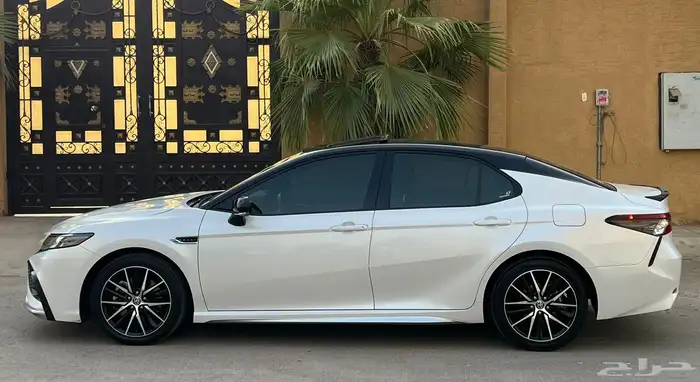 تويوتا كامري 2023 SE (بحالة ممتازة) 4