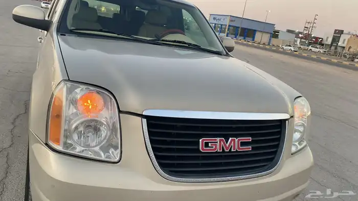 جي ام سي يوكن طويل 10
