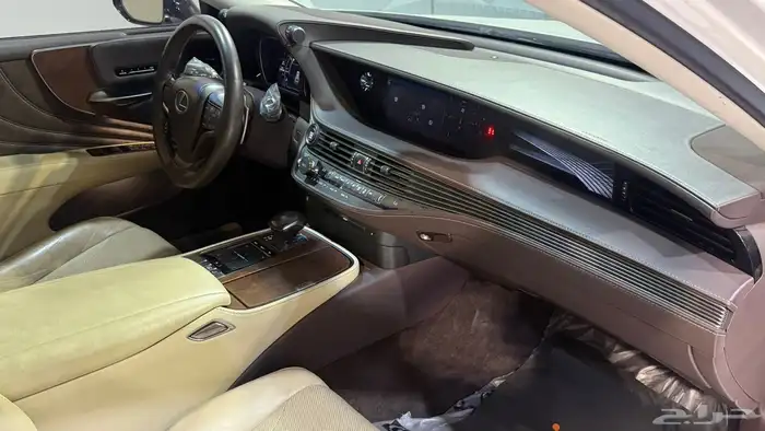 لكزس LS350 2018 بحالة نظيفة جدا 24