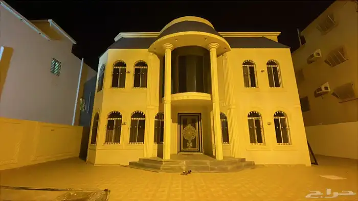 فيلا مكونة من دورين وملحق للبيع 2