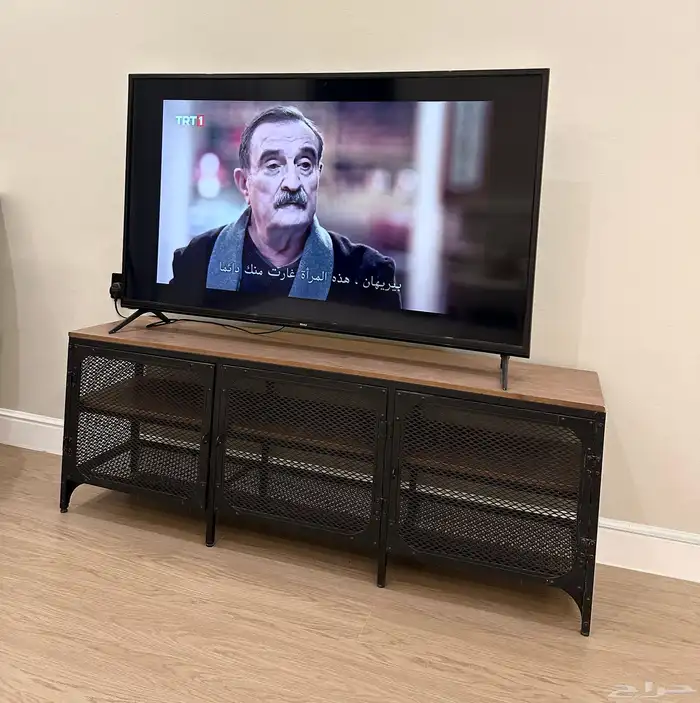 طاولة تلفزيون من ايكيا 7