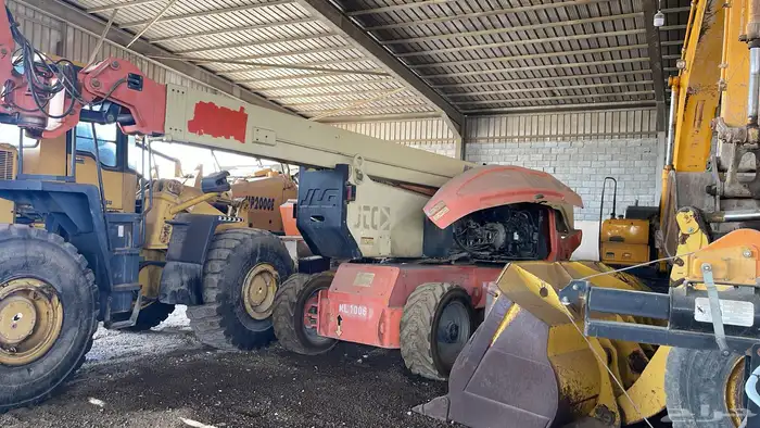 مان لفت جي الجي مديل 2010 طول 42 نضيفة مااشتغلت في السعودية 2